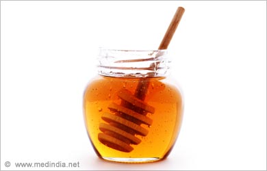 Natural Tip to clear Blackheads: Honey