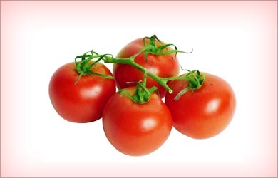 Natural Tip to clear Blackheads: Tomatoes