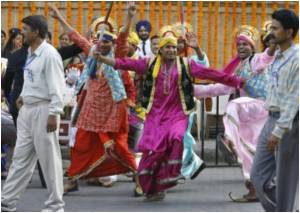 Fitness Enthusiasts Can Now Gear Up For Bollywood Style 'Masala Bhangra' Aerobics Fitness Enthusiasts Can Now Gear Up For Bollywood Style 'Masala Bhangra' Aerobics