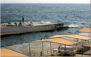 Legendary Beirut Hotel Hopes to Relive Its Glory Legendary Beirut Hotel Hopes to Relive Its Glory