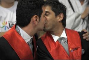 Same-Sex Couples More Willing to Share Domestic Chores Than Heterosexual Couples Same-Sex Couples More Willing to Share Domestic Chores Than Heterosexual Couples