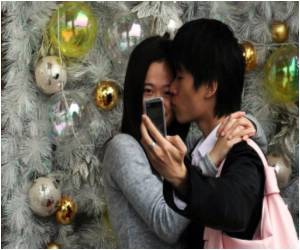 Putting on Just 3kgs This Holiday Season Could Make Your Lover Dump You! Putting on Just 3kgs This Holiday Season Could Make Your Lover Dump You!