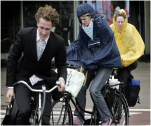  'Invisible' Cycling Helmet Bags Design Award