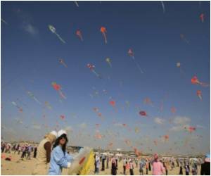  International Kite Festival Attracts Enthusiasts from Across the World