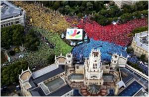  Vegetable Heart Mosaic in India Sets Guinness Record