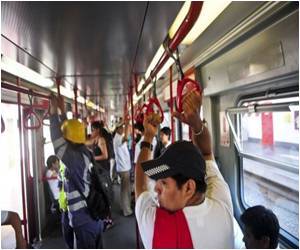 NGO Tells DMRC To Remove Tobacco Ads From Metro NGO Tells DMRC To Remove Tobacco Ads From Metro