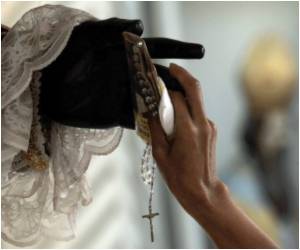 Christians: World`s Biggest Religious Group Christians: World`s Biggest Religious Group