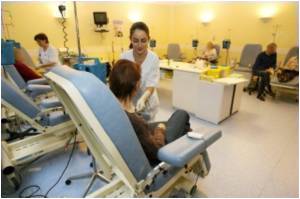 Chemotherapy May Raise Leukemia Risk in Cancer Patients