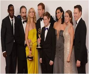 `American Hustle` and `12 Years a Slave` Top Golden Globes `American Hustle` and `12 Years a Slave` Top Golden Globes