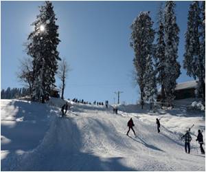 Indian Kashmir Himalayas Getting Polluted in the Name of Pilgrimage