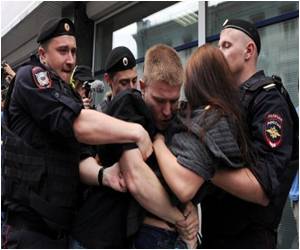  Leading Authors Claim Controversial Anti-Gay Laws in Russia are a ‘Chokehold’ on Creativity