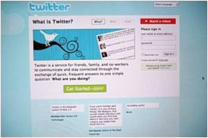  Blending Exercise and Social Networking Via Tweets
