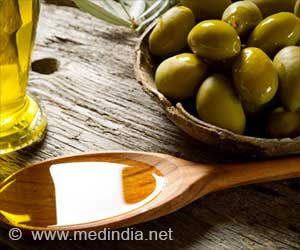 Pouring Health: How Olive Oil Could Save Your Mind from Dementia