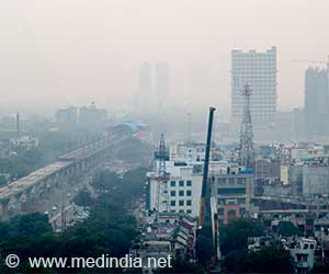  Why Is Delhi's Air Turning Toxic? Children Struggle as Pollution Reaches 'Unhealthy' Levels